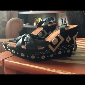 Sam Edelman Black Beaded Wedges with Designs Sz 10